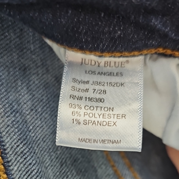 Judy Blue Jeans - Picture 6 of 6